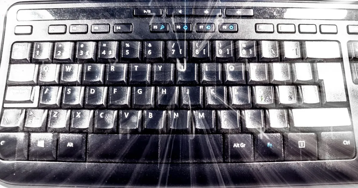 Gros plan sur un clavier d’ordinateur avec un effet de zoom